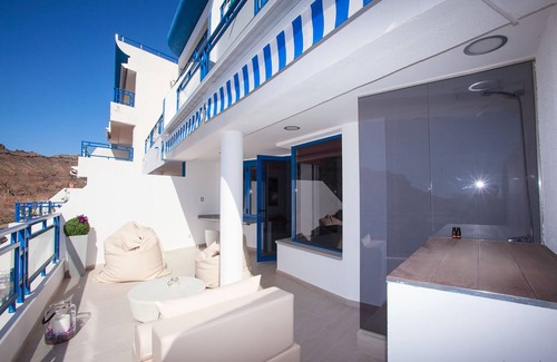 Taurito Apartamento | ¡Apartamento de diseño moderno con gran terraza y vistas al mar!
