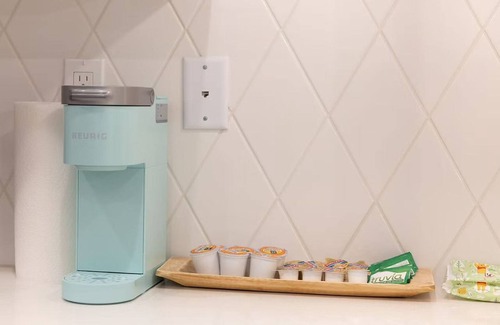 Guasti Apartamento | Modern Designer Stay Bright Chic Spacious
