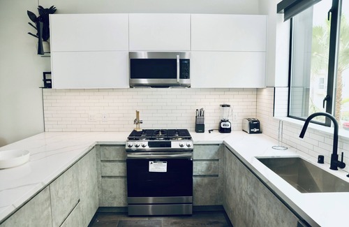 Marina del Rey Casa | Modern Designer Townhouse/Private Rooftop