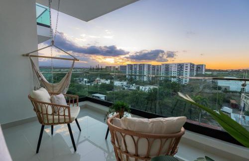 Punal Apartamento | Modern 3BR! 9FL, King Bed! STI with Pool! Fast wifi!