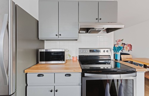Ralston Valley Casa | Modern, Dog Friendly Home Near Downtown & Red Rocks w/ Big Backyard & Fire Pit