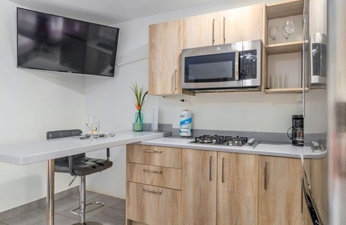 Kamay Apartamento | Modern Double Apt w/ Pool View -Minutes to Beaches
