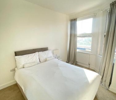 Edgware Casa | Modern Double Bedroom with Marble private bathroom