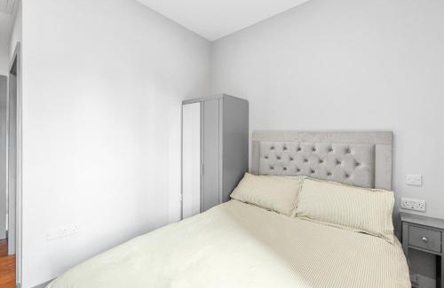 Valentines Apartamento | Modern Double Room 1 Min to Ilford Station