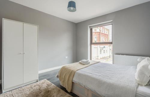 Canning Town North Casa | Modern double room with shared bathroom