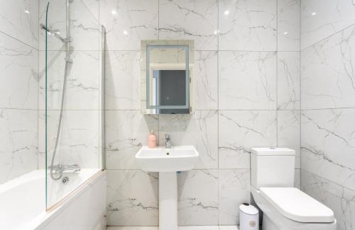Canning Town North Casa | Modern double room with shared bathroom