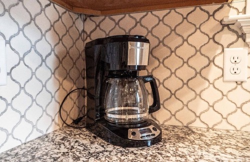 St. Louis Casa | Modern Downtown Getaway w/ Yard & Grill