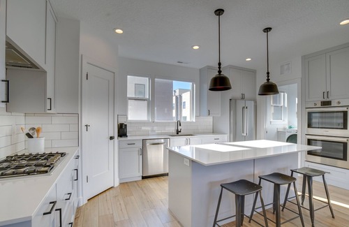 Central Business District Casa | Modern Downtown Provo Townhome w/ Balcony!