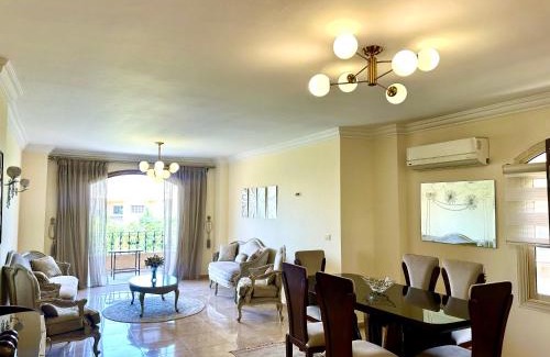 Sheikh Zayed City Apartamento | Modern downtown Sheikh Zayed Condo