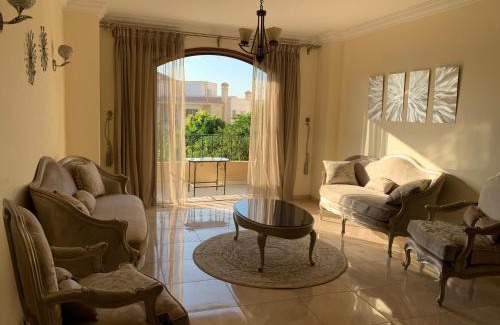 Sheikh Zayed City Apartamento | Modern downtown Sheikh Zayed Condo