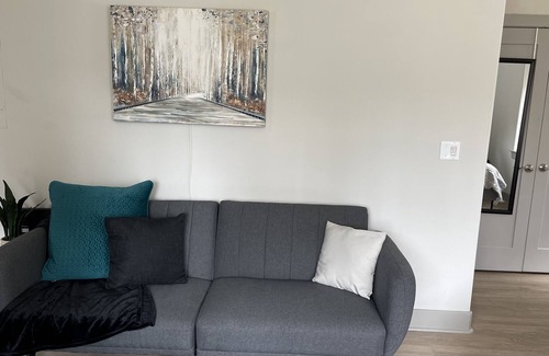 Inner Harbor Apartamento | Modern Downtown Studio Apartment with Rooftop Pool