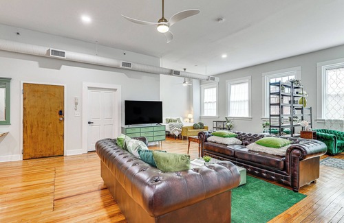 Downtown Apartamento | Modern Downtown Studio - Walk to Augusta Common!