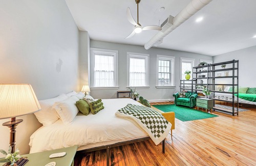 Downtown Apartamento | Modern Downtown Studio - Walk to Augusta Common!