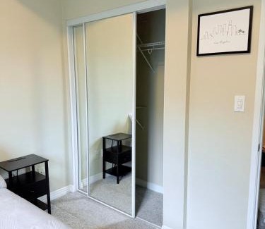 Vernon Apartamento | Modern DTLA Apt with City View
