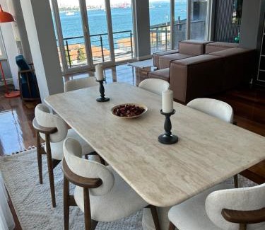 Kabatas Apartamento | Modern Duplex Bosphorus View Apartment with Teracce