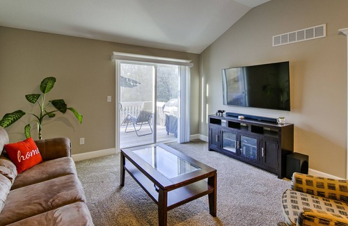 Waldron Casa | Modern Duplex w/King Bed Close to KCI/Zona Rosa ✈ϟFiber