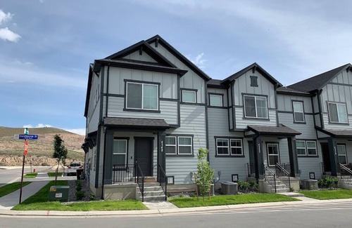 Utah County Casa | Modern Eagle Mountain Townhome