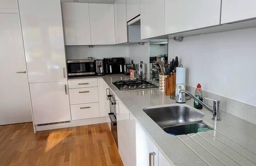 St. Dunstan's Apartamento | Modern East London Apt, 3 bedrooms, 2 Bathrooms
