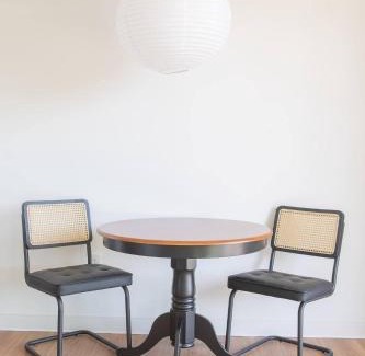 Yankee Hill Apartamento | Modern East Side 1BR Apt with Balcony, Pool, and Gym