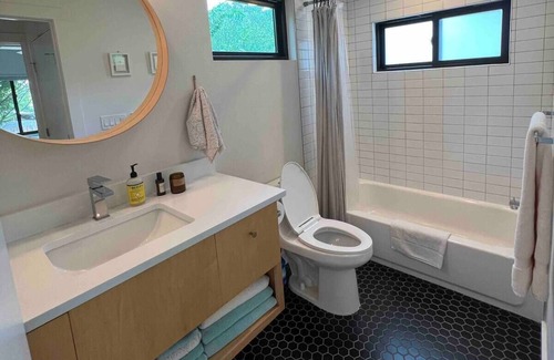 Blackshear-Prospect Hill Apartamento | Modern East Side 1BR Apartment