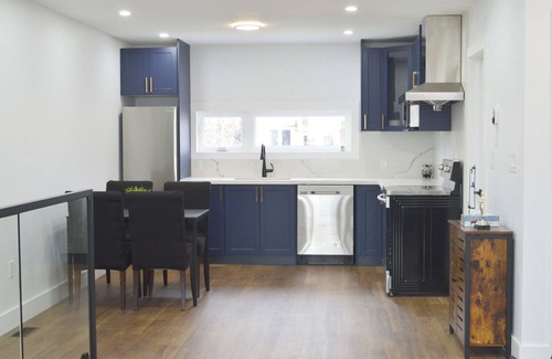 Old East York Casa | Modern East York Retreat 20 mins to DT Toronto