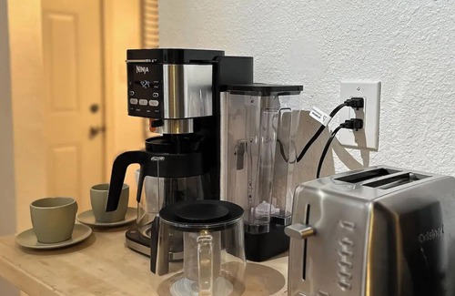 Grant Hill Casa | Modern Eclectic 1BR by Downtown, Airport & More