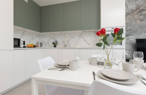 Baluty Apartamento | Modern Elegance Apartment with Parking & AC next to Manufaktura