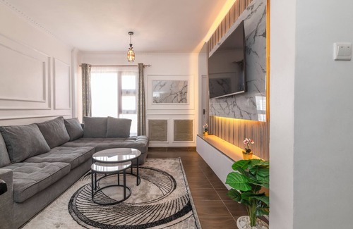 Pangani Apartamento | Modern Elegance Boasting Beatiful & inviting living spaces with a Master Ensuite