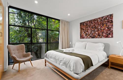 Surry Hills Casa | Modern, Elegant Oasis by Sydney Dreams