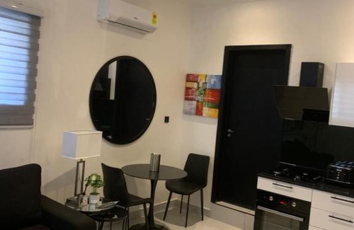 Accra Apartamento | Modern Elegant yet Economic One Bedroom Get away Near Airport