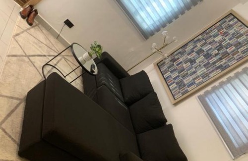 Accra Apartamento | Modern Elegant yet Economic One Bedroom Get away Near Airport