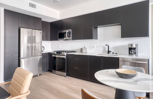 Emeryville Apartamento | Modern Emeryville 1BR w/ Pool, Gym & W/D, walk to Safeway, by Blueground