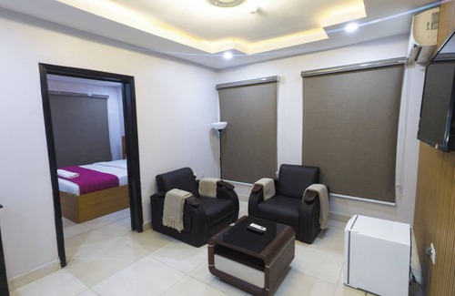 Somolu Apartamento | Modern Ensuite Room – Yaba Lagos Tech District Carnelian A