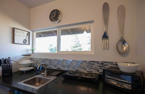 Cascade Casa | Modern Entertainment Getaway Off Sacramento River!
