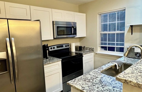 Charlotte Casa | Modern Entire 2-Bedroom House for 6 Guests at University City