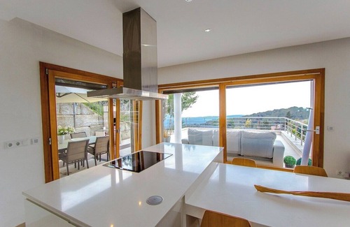 Sant Cebria de Vallalta Villa | Magnificencia moderna, a pocos km de la playa!