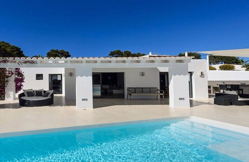 Cala Comte Villa | Villa moderna con vistas al mar