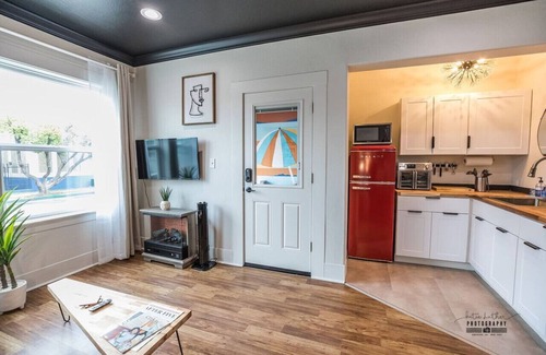 Downtown Apartamento | Modern Escape | Downtown Hotspot Near Hospitals