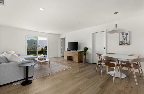San Marcos Casa | Modern Escape w Mountain Views, Walk to Lake, Golf, Resort, Dining