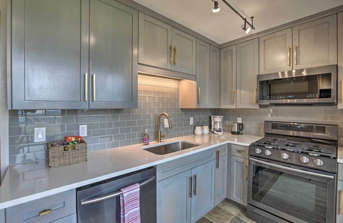 Evergreen Casa | Modern Evergreen Duplex Off I-70 w/ Mountain Views
