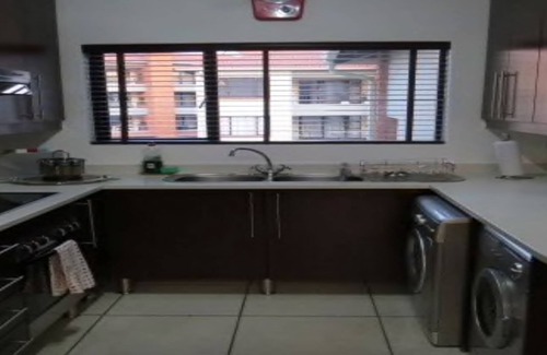 Greater Johannesburg Metropolitan Area Apartamento | Penthouse ejecutivo moderno TODAS las comodidades incluidas