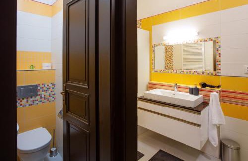 Hradec Kralove Apartamento | Modern family apt. with Central Square entrance