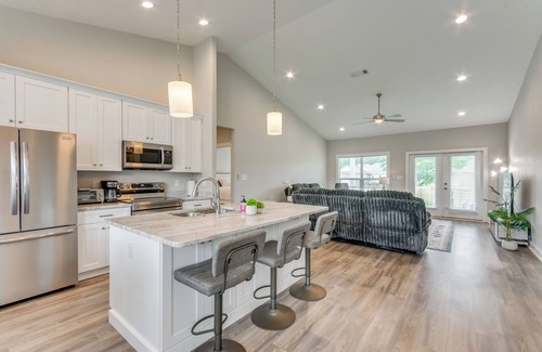 Florida Panhandle Casa | Modern Family Home w/ Spacious Yard in Milton