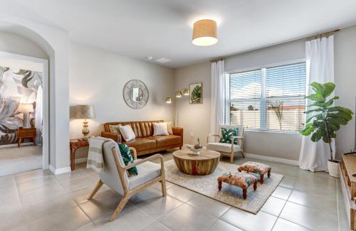 Diplomat Casa | Modern Family Home with Patio and Yard in Cape Coral!