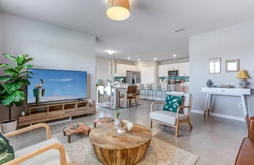 Diplomat Casa | Modern Family Home with Patio and Yard in Cape Coral!