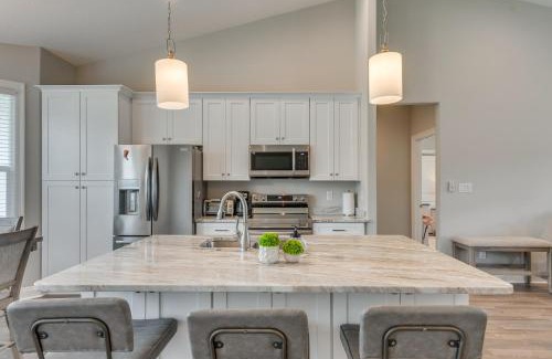 Florida Panhandle Casa | Modern Family Home with Spacious Yard in Milton