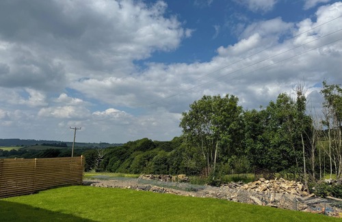 Hoylandswaine Casa | Modern Family/Pet Friendly Barn Conversion in a rural setting great access