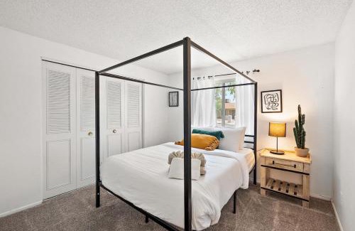 Paradise Valley Village Casa | Modern Family Retreat with Large Backyard Pool and BBQ