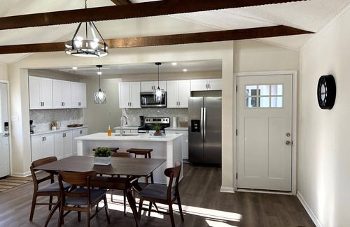 Berkeley Springs Casa | Modern, family-friendly, nature packed getaway