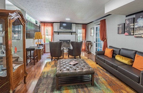 Lithonia Casa | Modern Family Utopia+Jacuzzi+3 Fire-Pits+King-Suite+Home Office+Free Parking